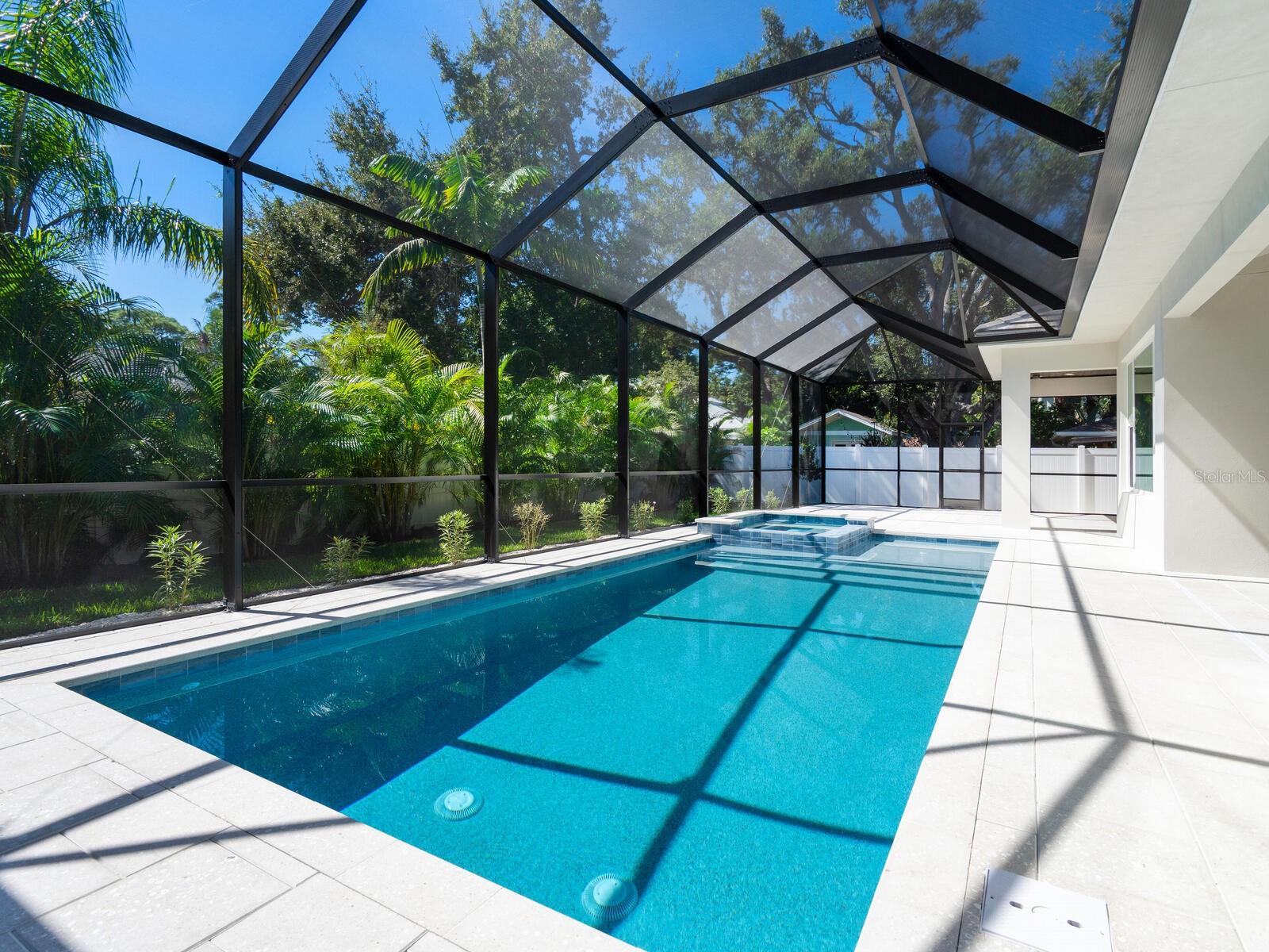 A4674004 Property Photo