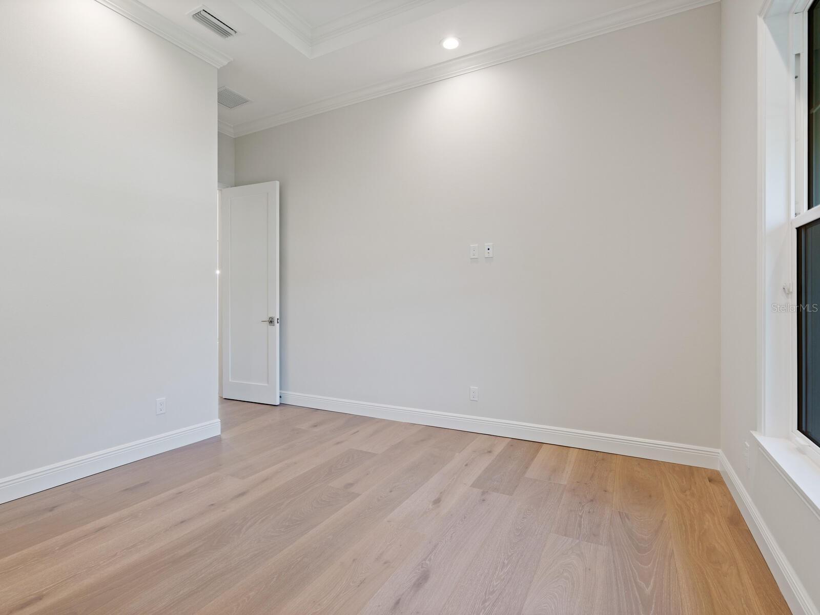 A4674004 Property Photo