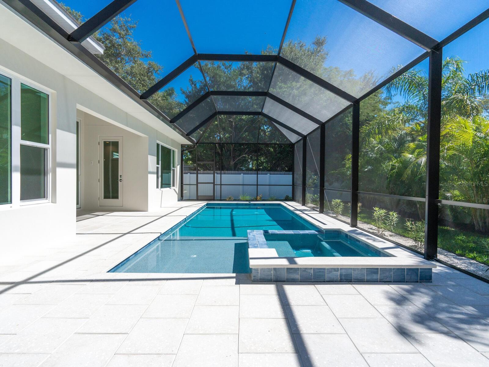 A4674004 Property Photo