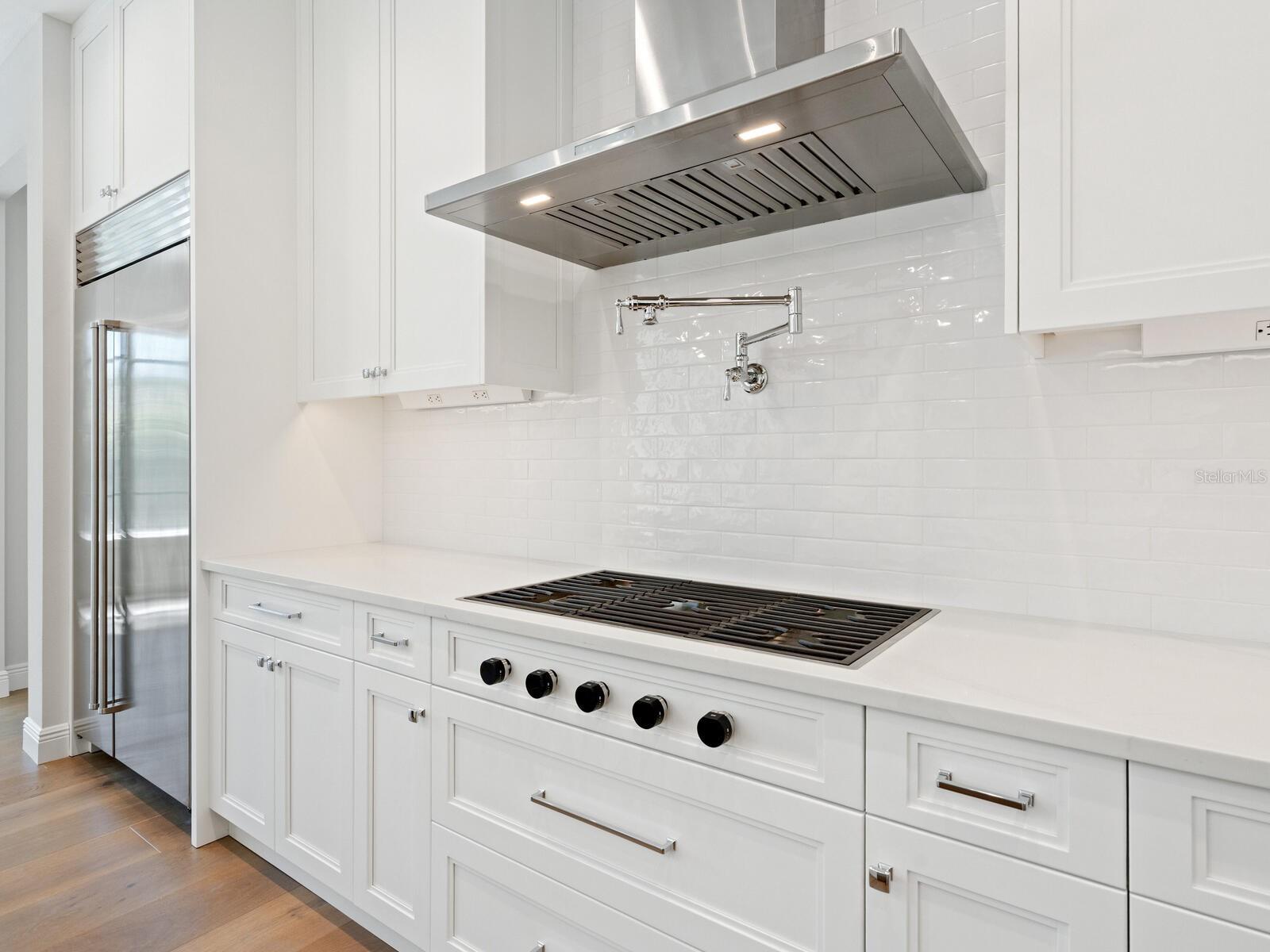 A4674004 Property Photo