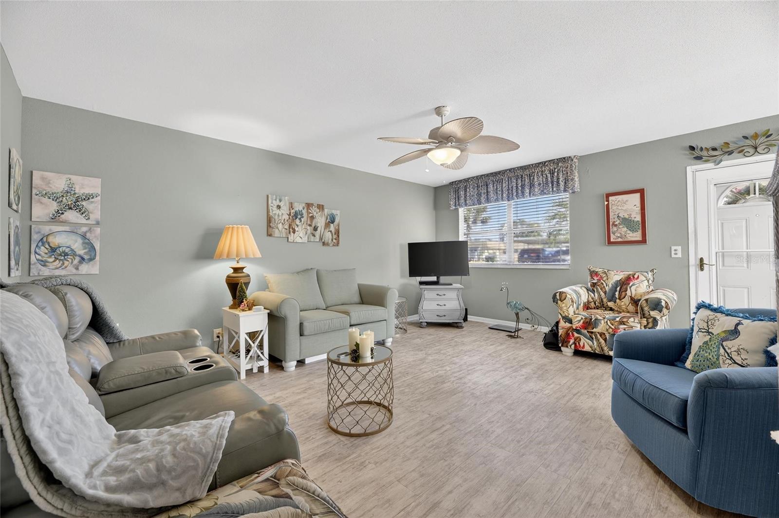 TB8453321 Property Photo