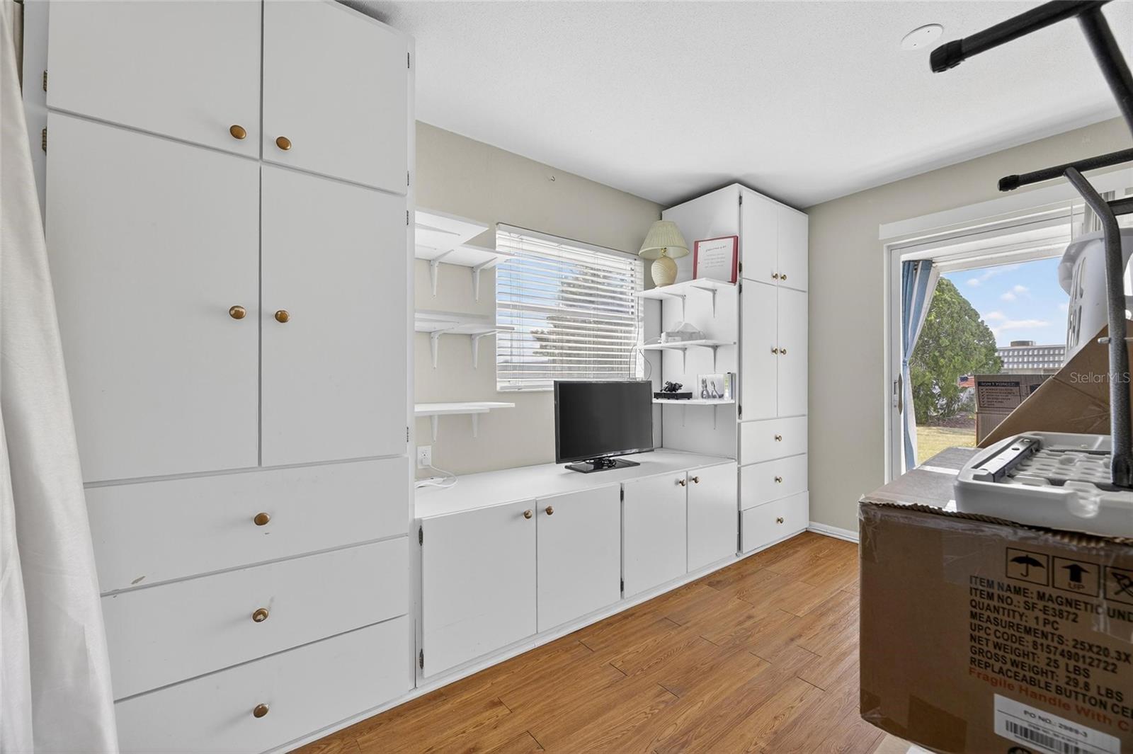 TB8453321 Property Photo