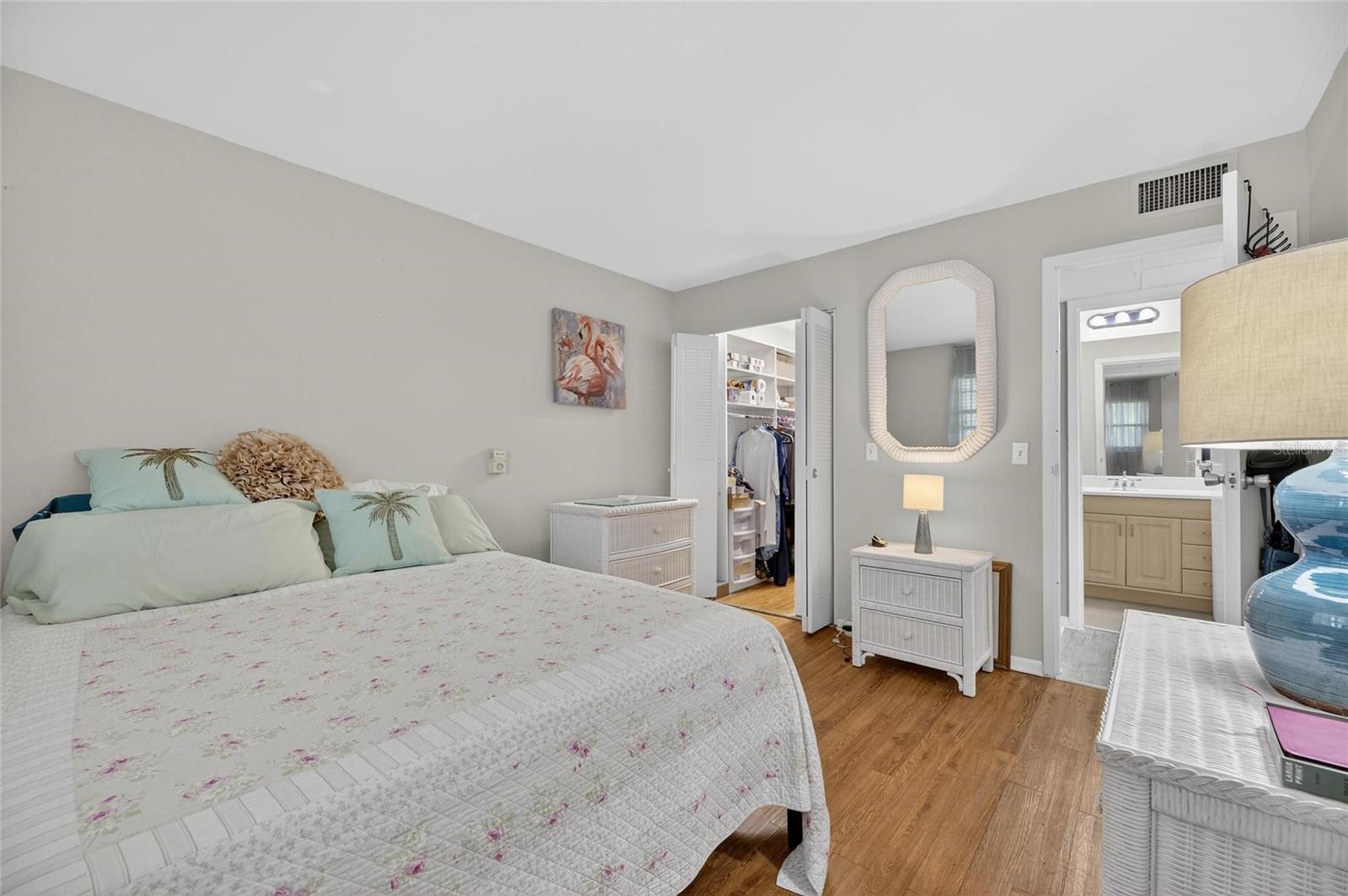 TB8453321 Property Photo