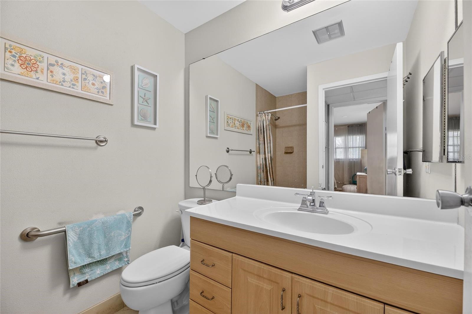 TB8453321 Property Photo