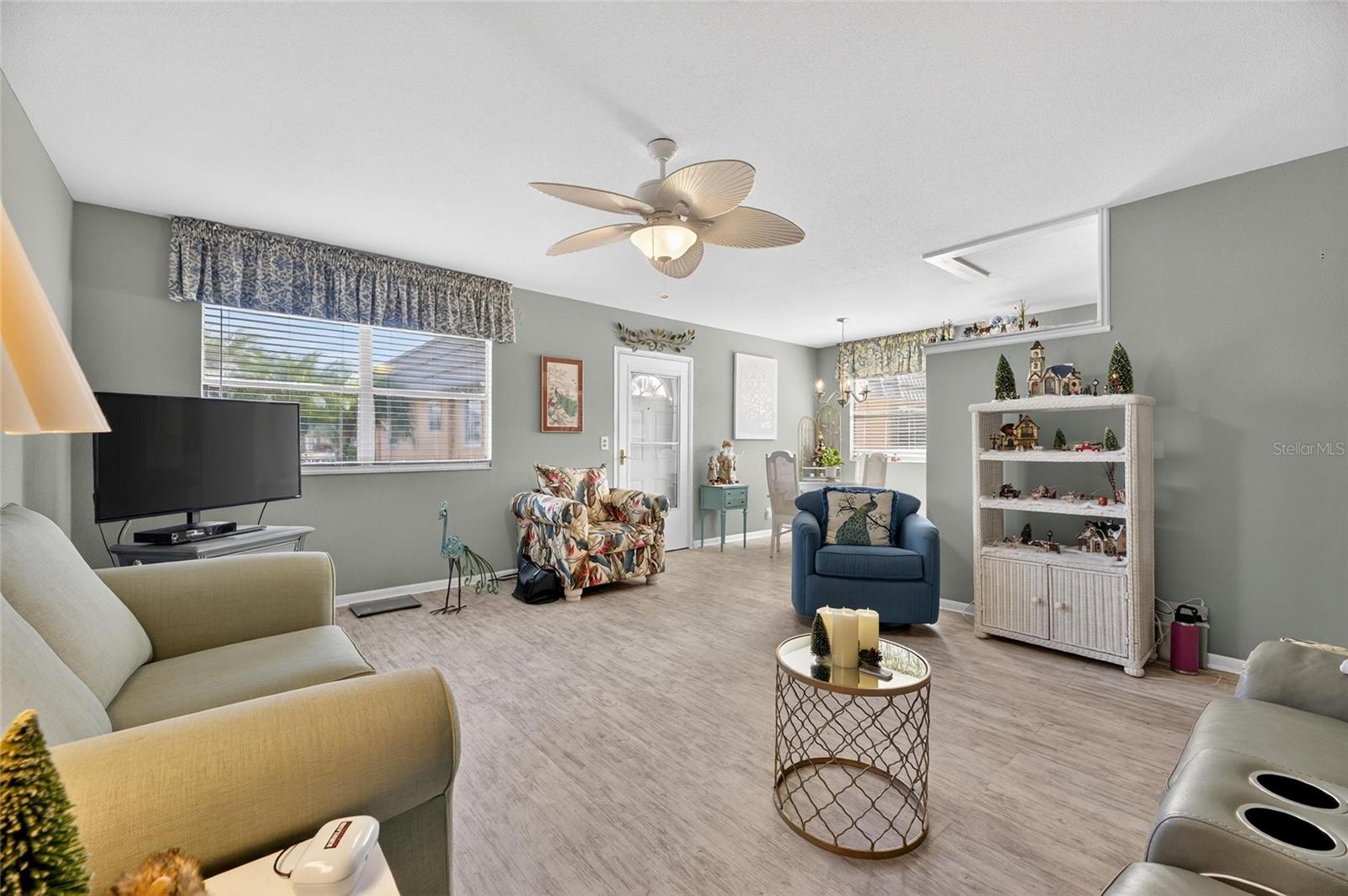 TB8453321 Property Photo