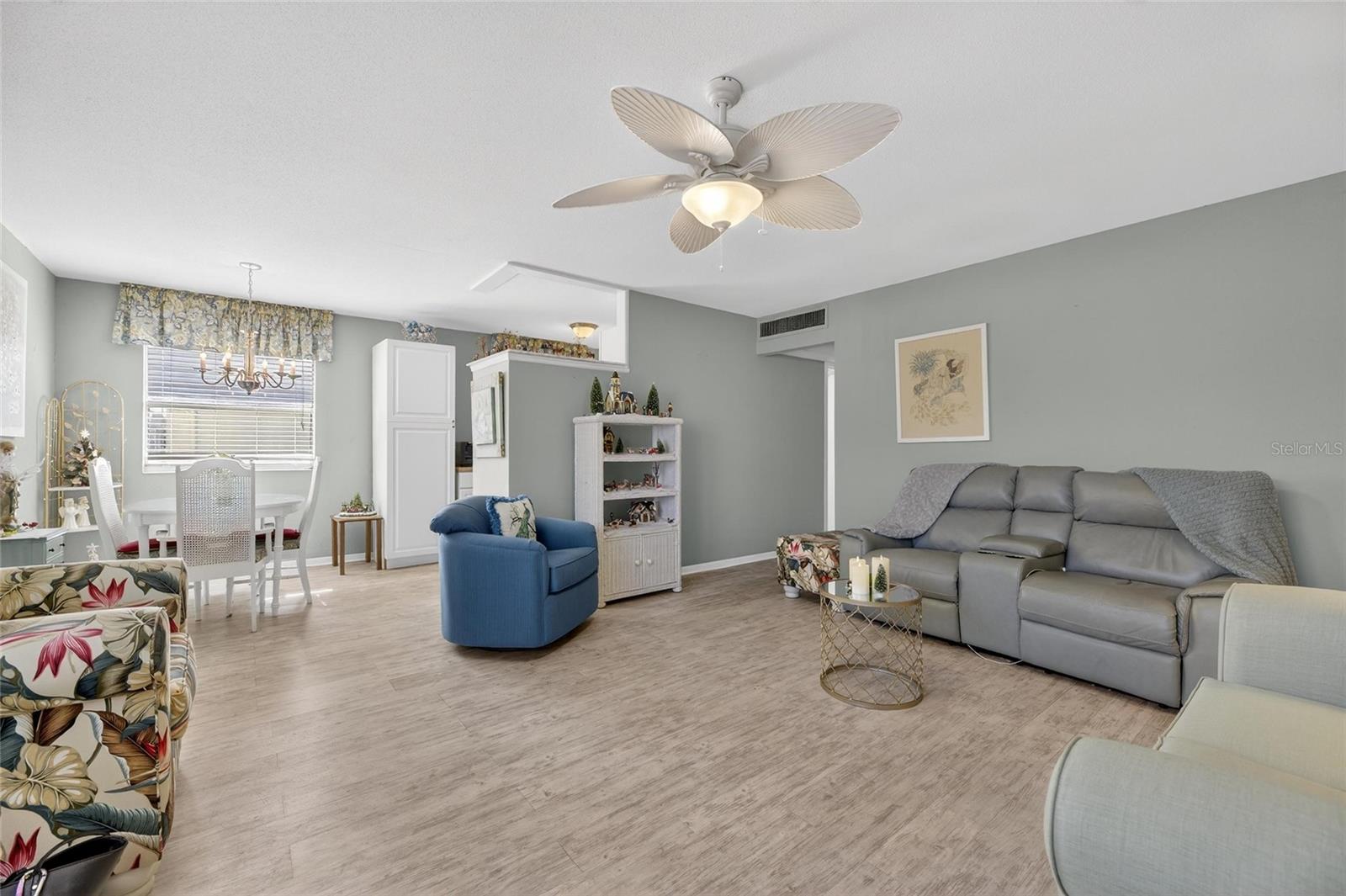 TB8453321 Property Photo