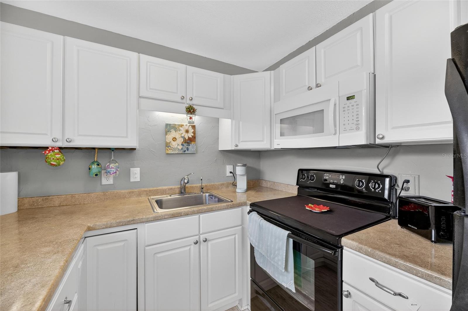 TB8453321 Property Photo