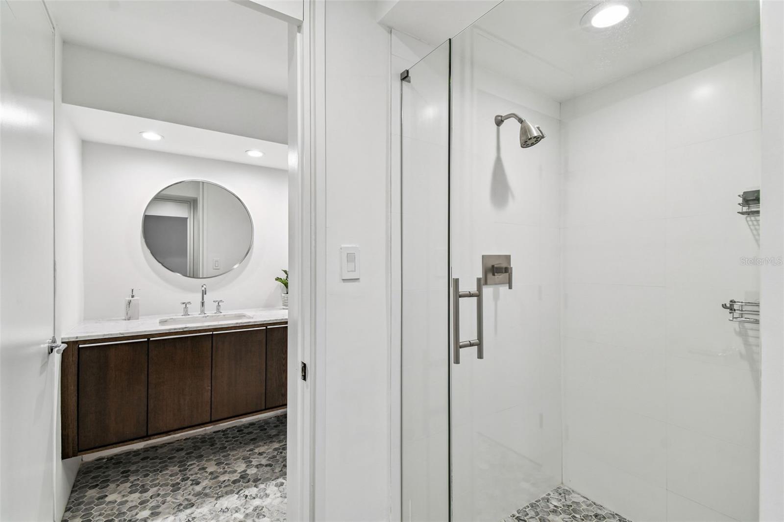 TB8453327 Property Photo