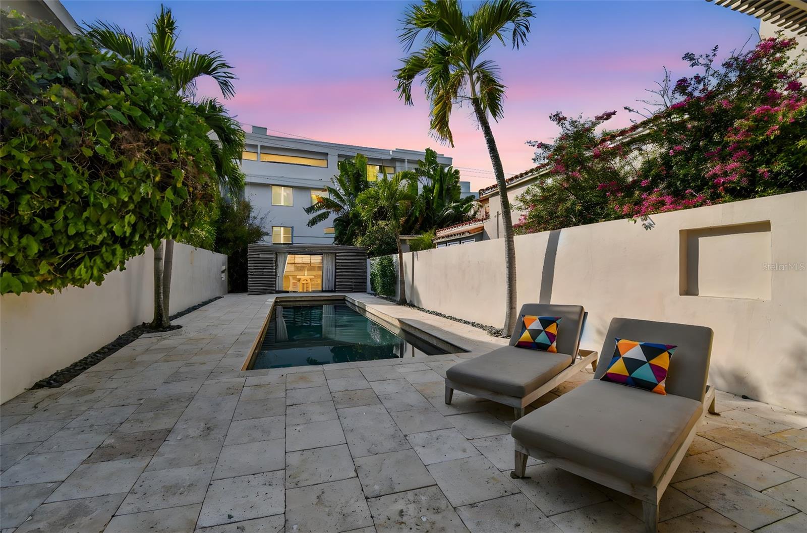 TB8453327 Property Photo