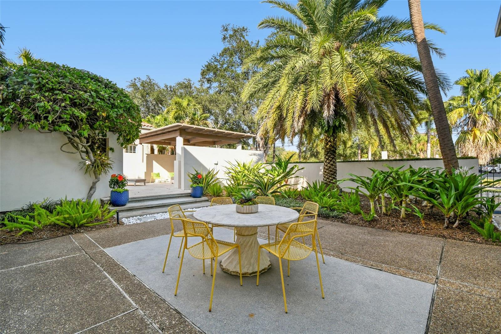 TB8453327 Property Photo