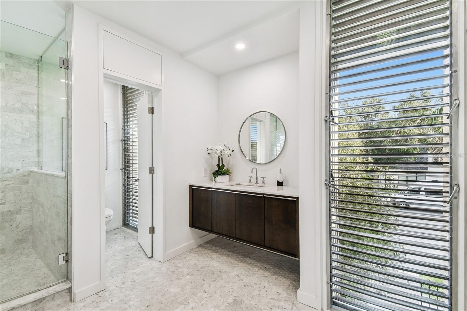 TB8453327 Property Photo