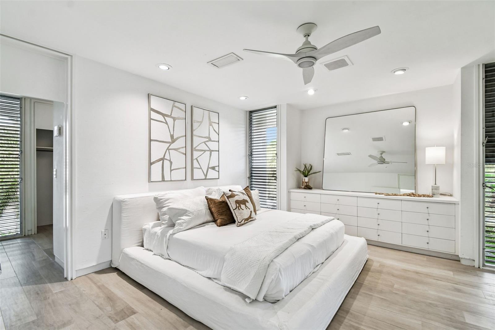 TB8453327 Property Photo