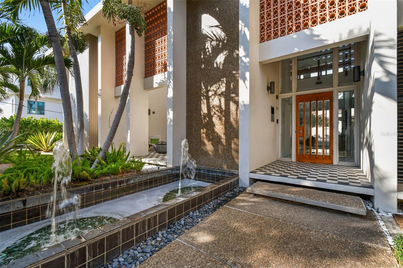 TB8453327 Property Photo