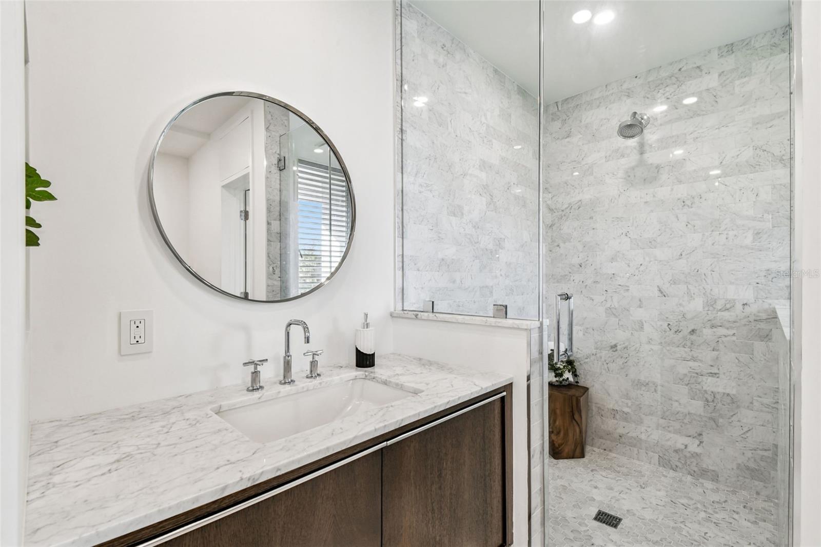 TB8453327 Property Photo