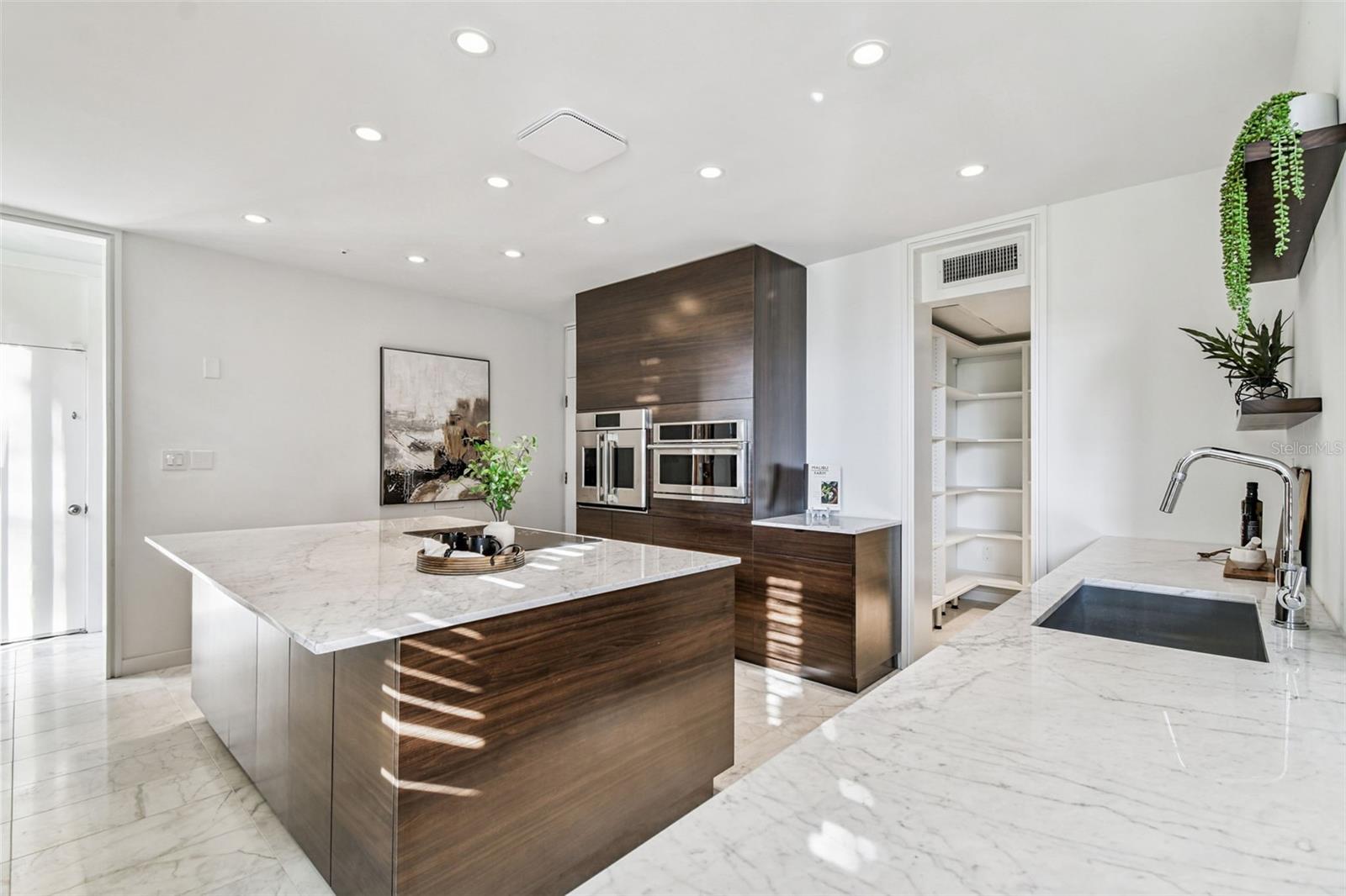 TB8453327 Property Photo