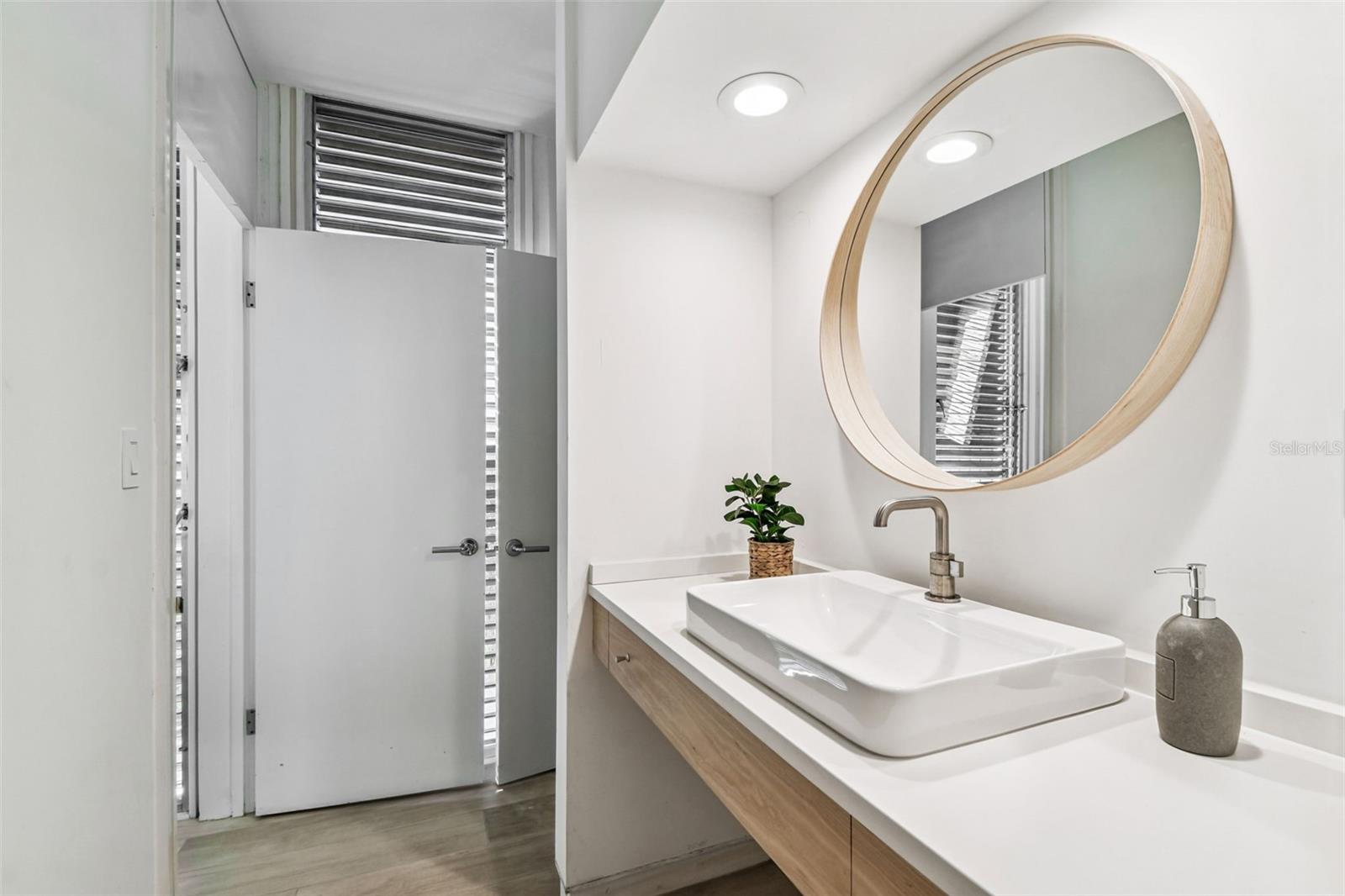 TB8453327 Property Photo