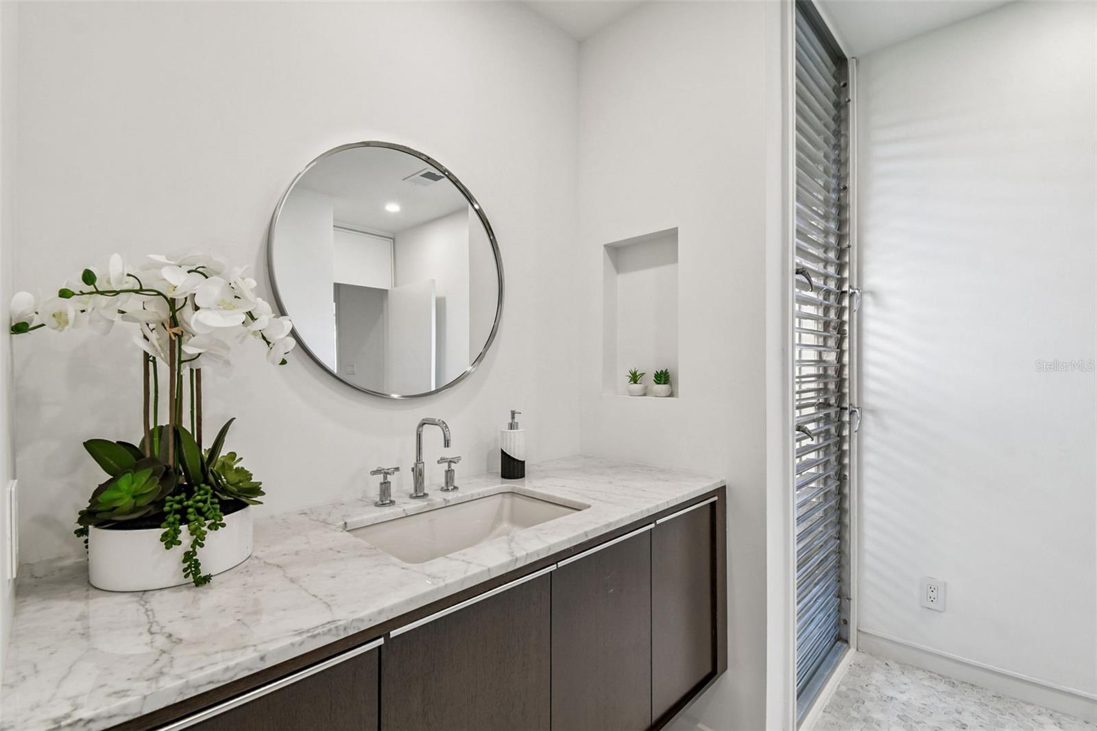 TB8453327 Property Photo