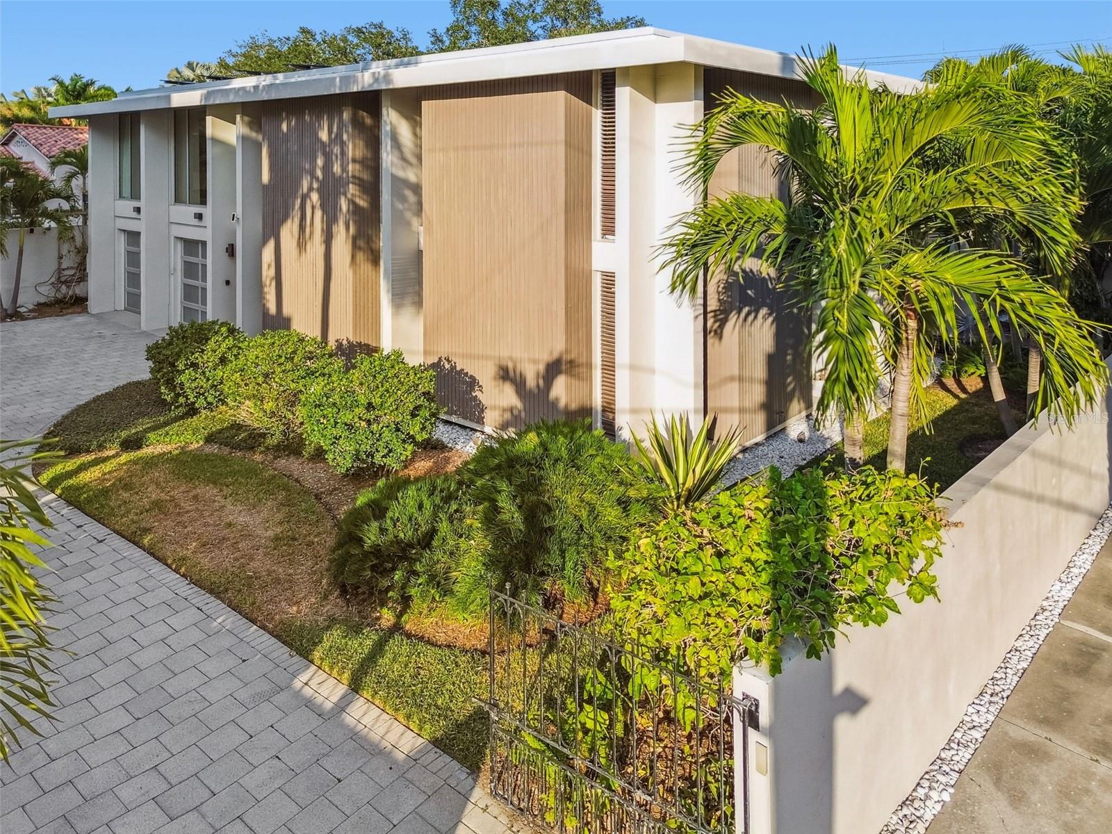 TB8453327 Property Photo