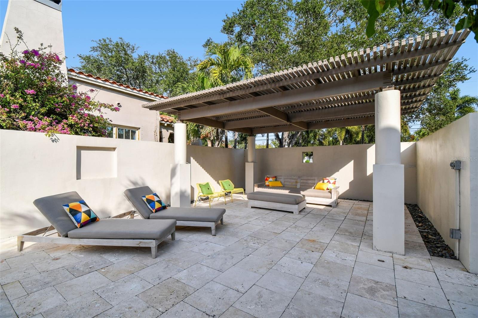 TB8453327 Property Photo