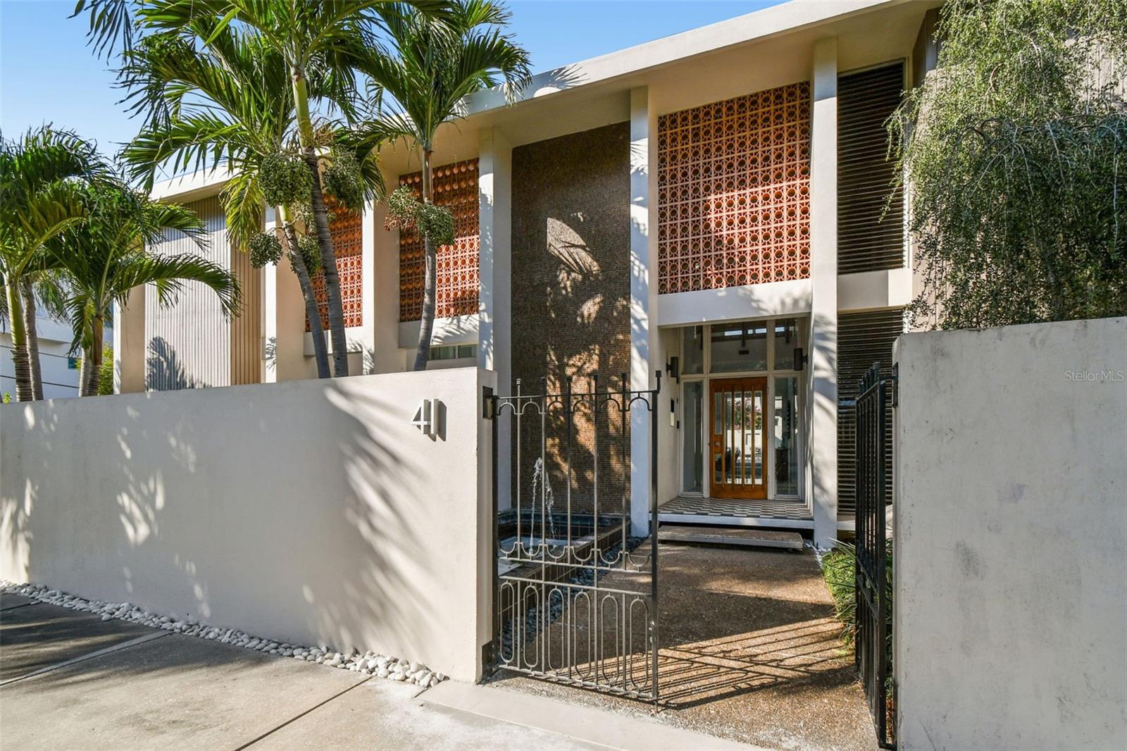 TB8453327 Property Photo