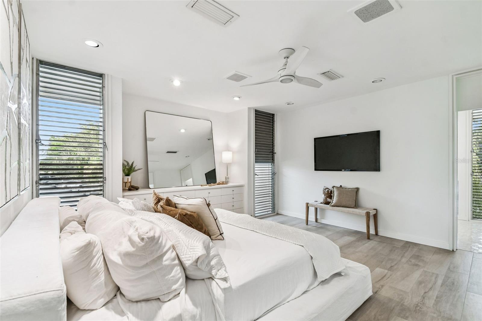 TB8453327 Property Photo