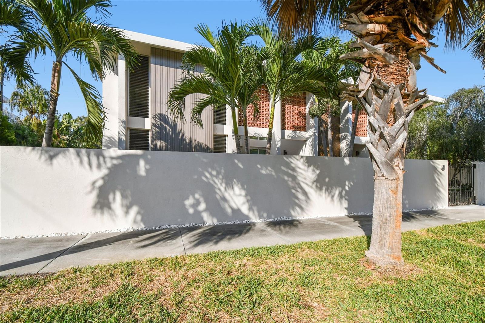 TB8453327 Property Photo