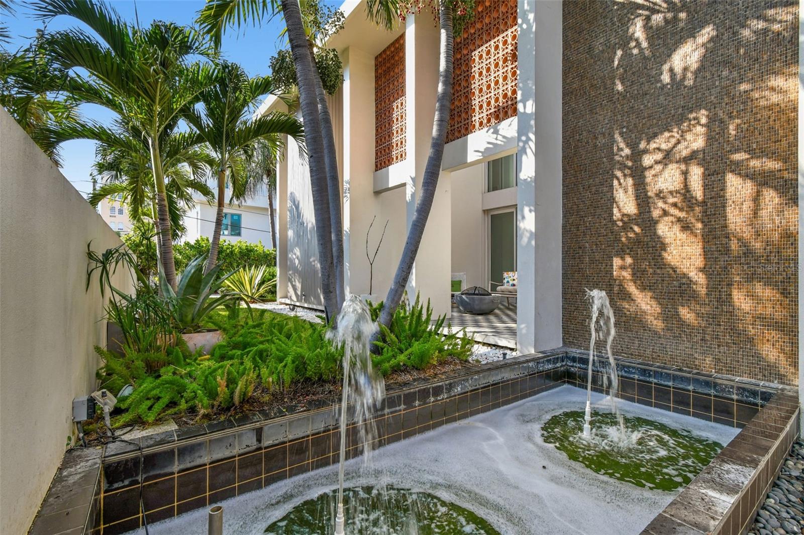 TB8453327 Property Photo