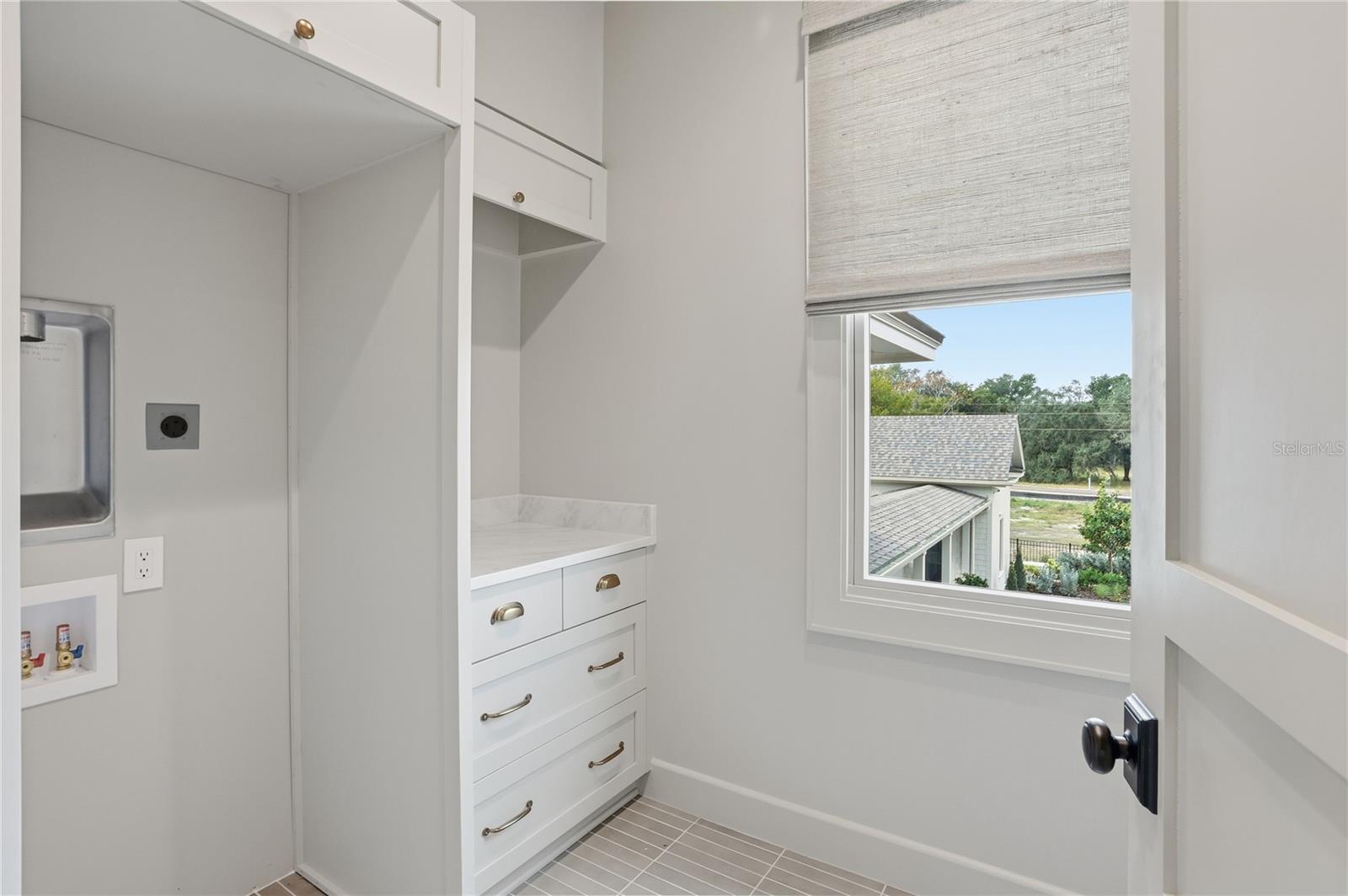 O6364796 Property Photo