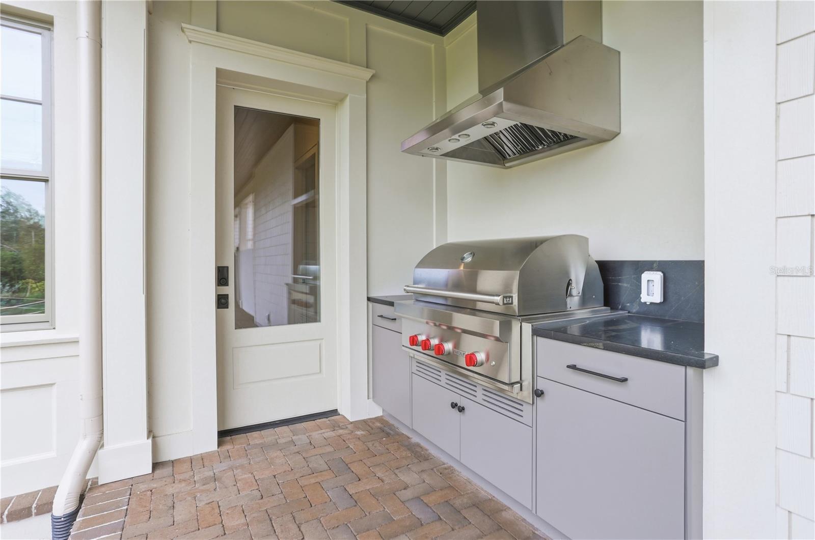 O6364796 Property Photo