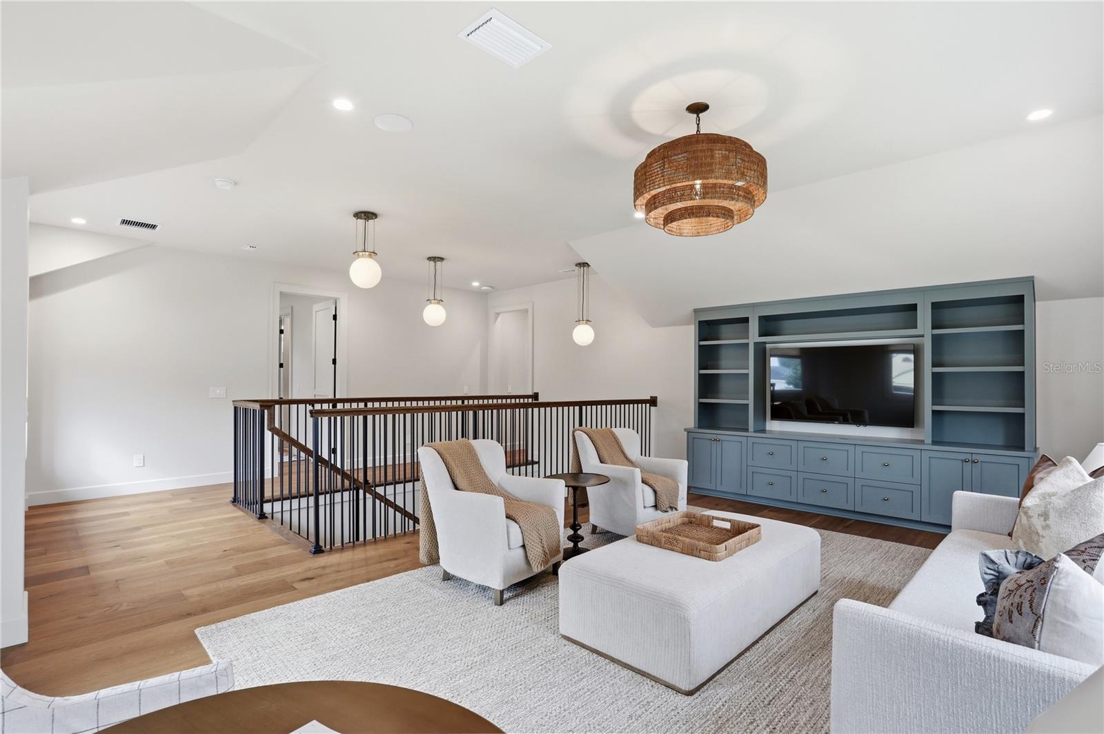 O6364796 Property Photo