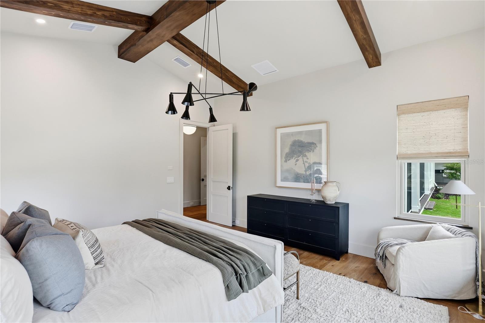 O6364796 Property Photo