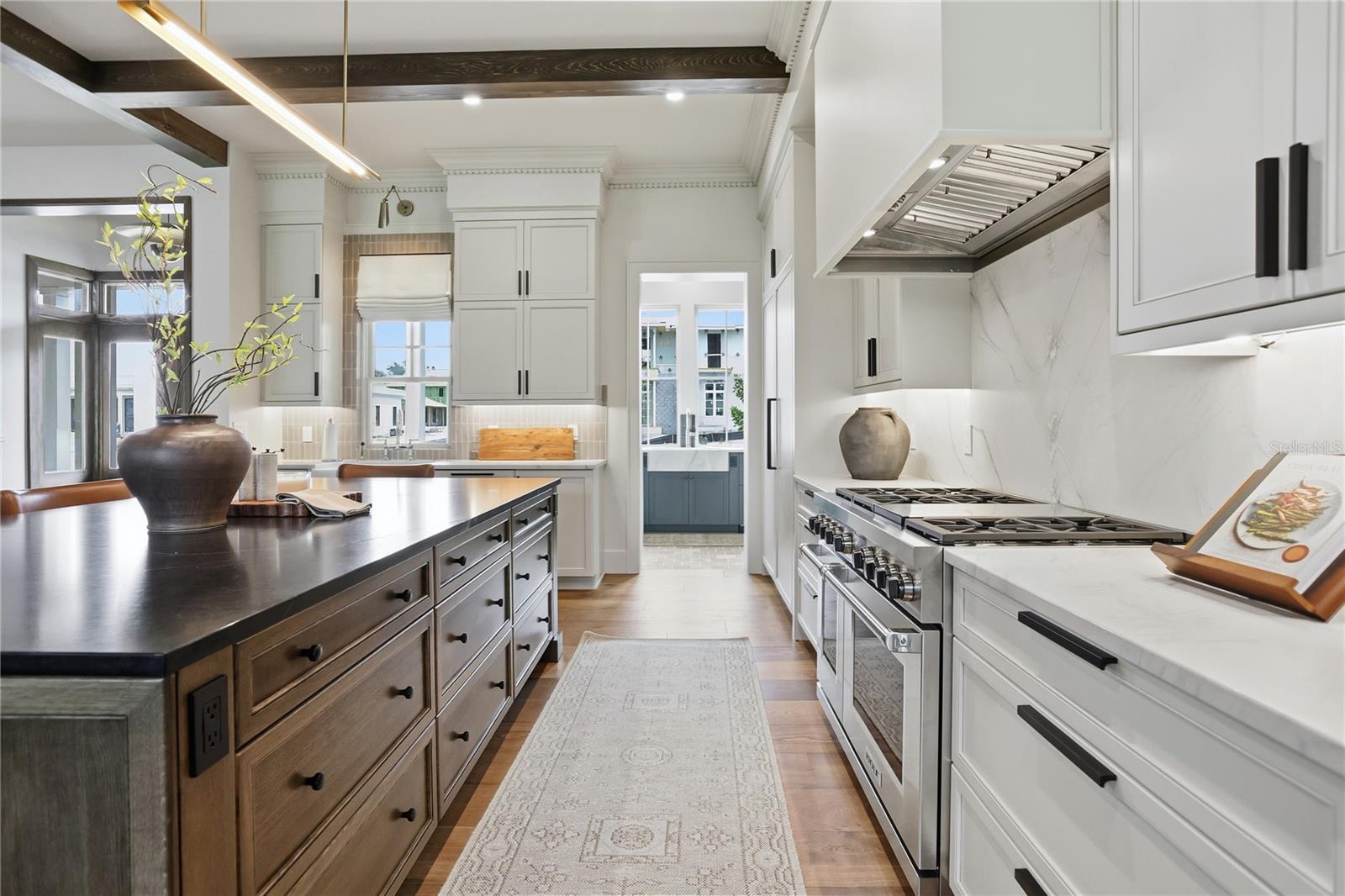 O6364796 Property Photo