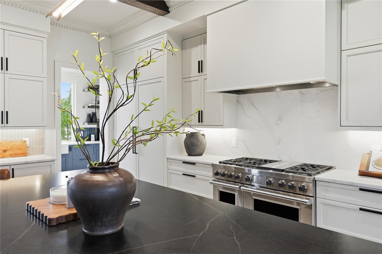 O6364796 Property Photo