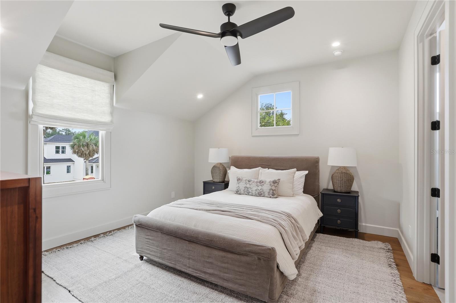 O6364796 Property Photo