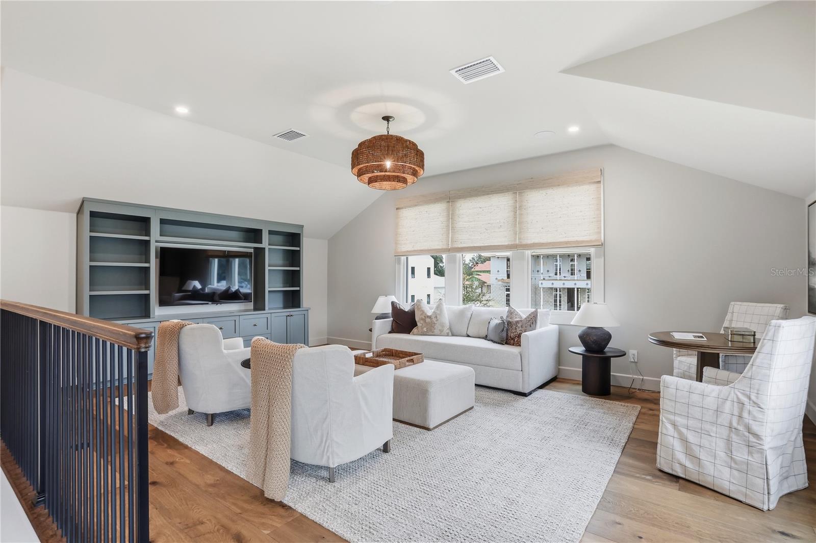 O6364796 Property Photo