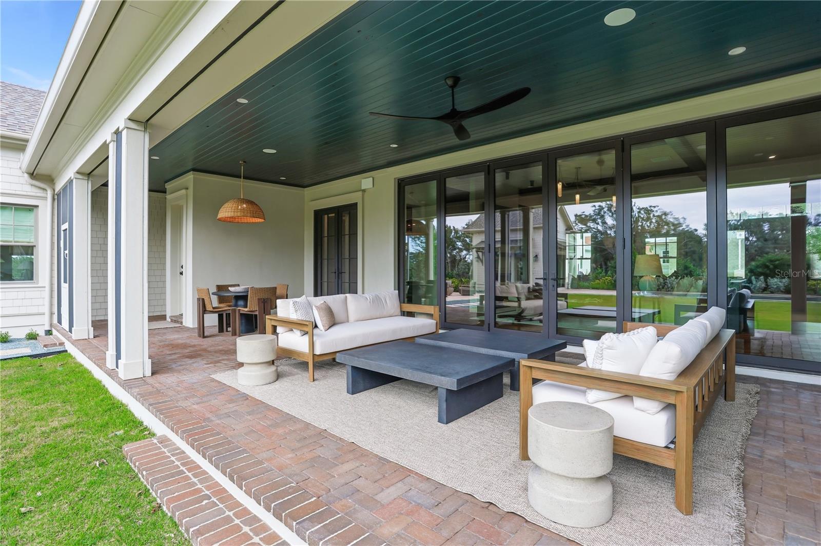 O6364796 Property Photo