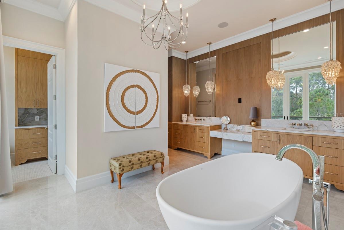 O6364828 Property Photo