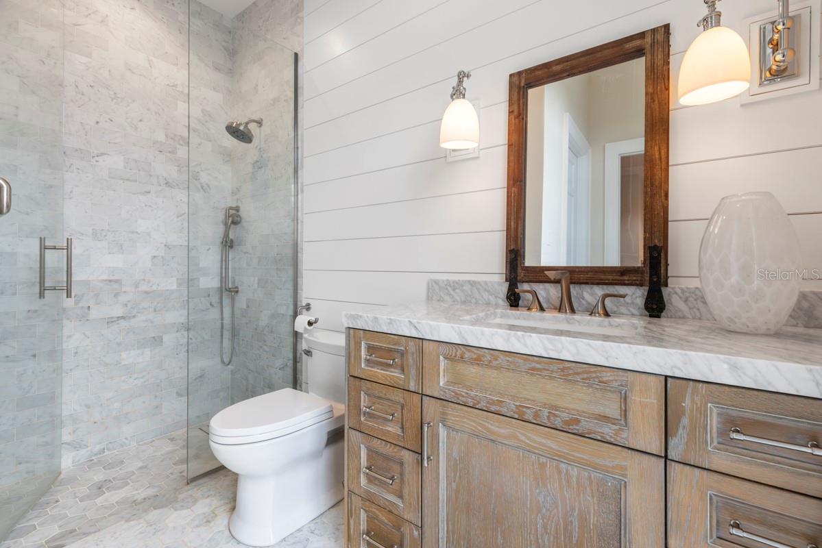 O6364828 Property Photo