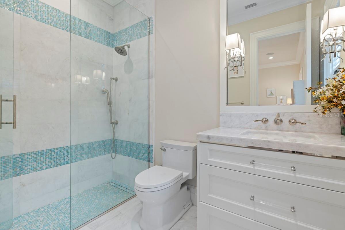 O6364828 Property Photo