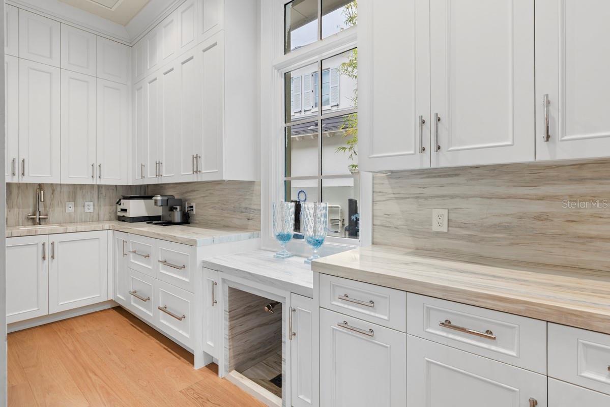 O6364828 Property Photo