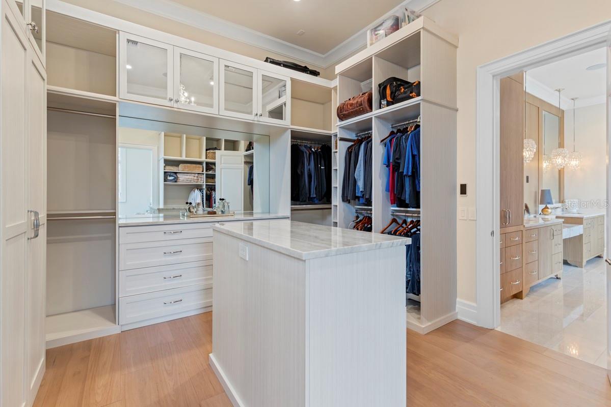 O6364828 Property Photo