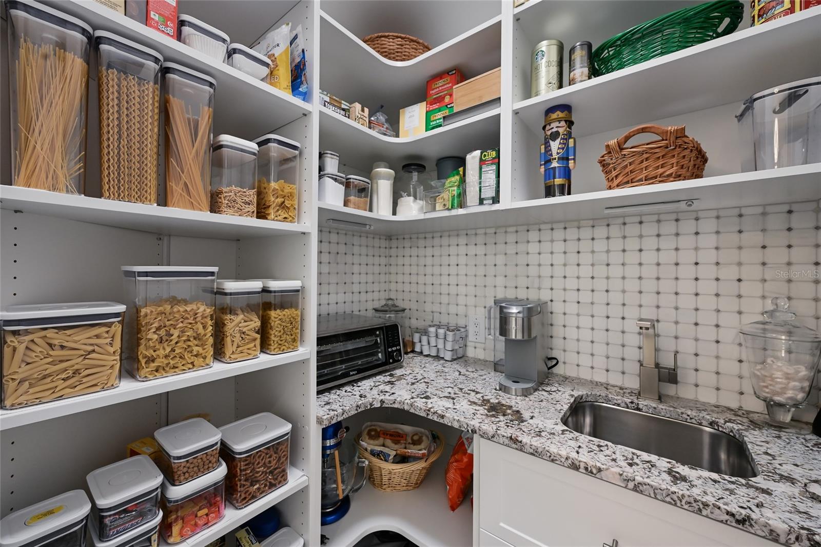 A4674032 Property Photo