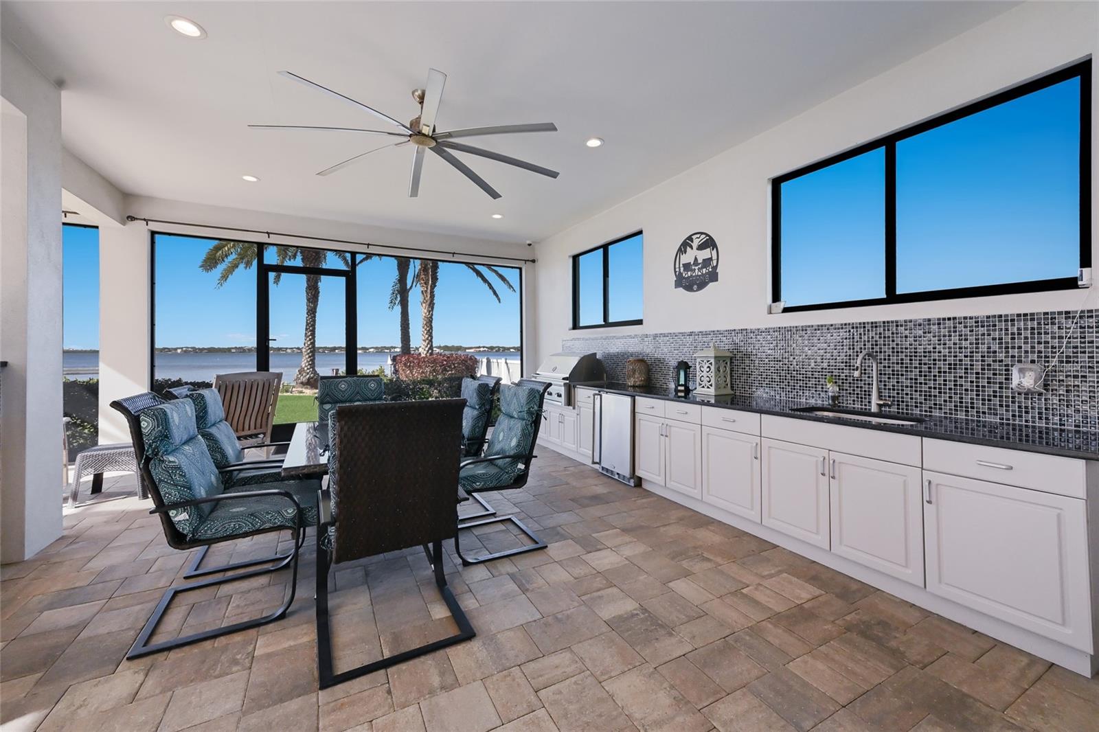 A4674032 Property Photo