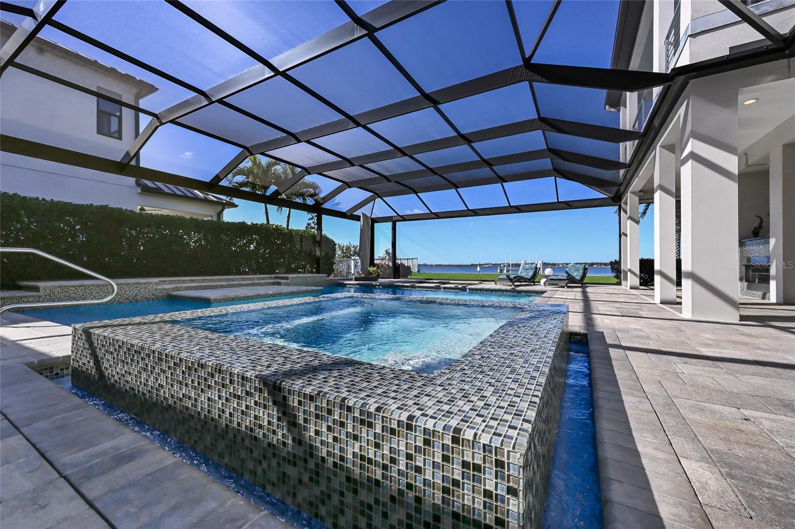 A4674032 Property Photo