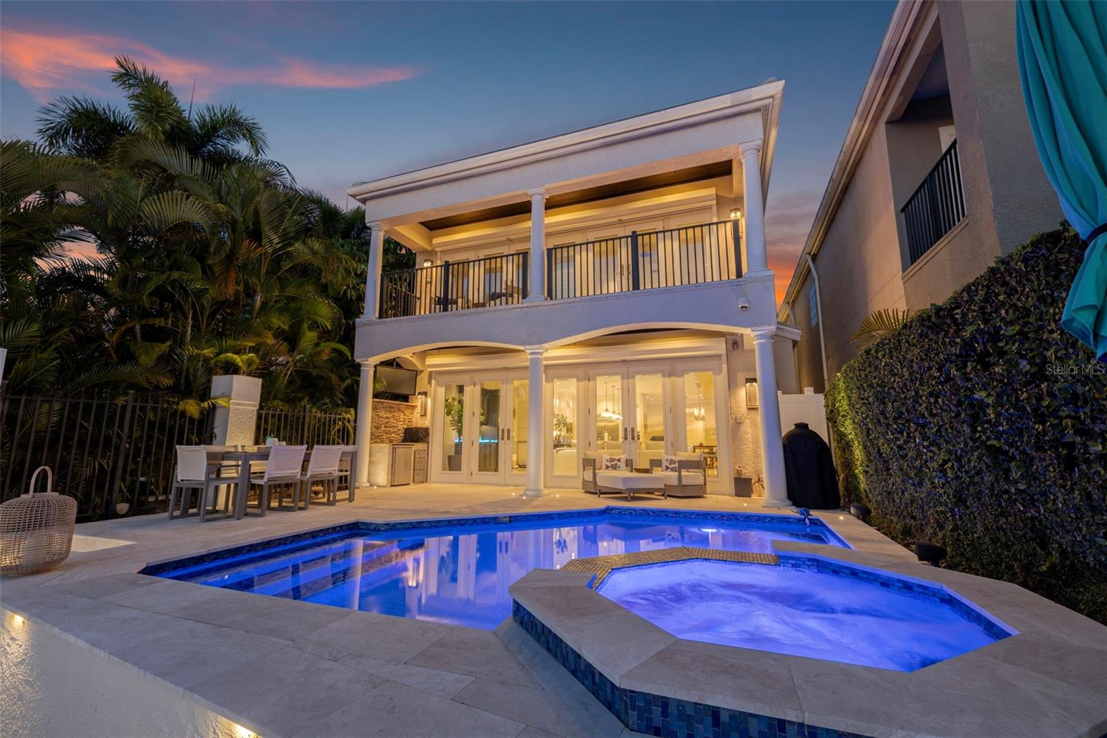 TB8453517 Property Photo