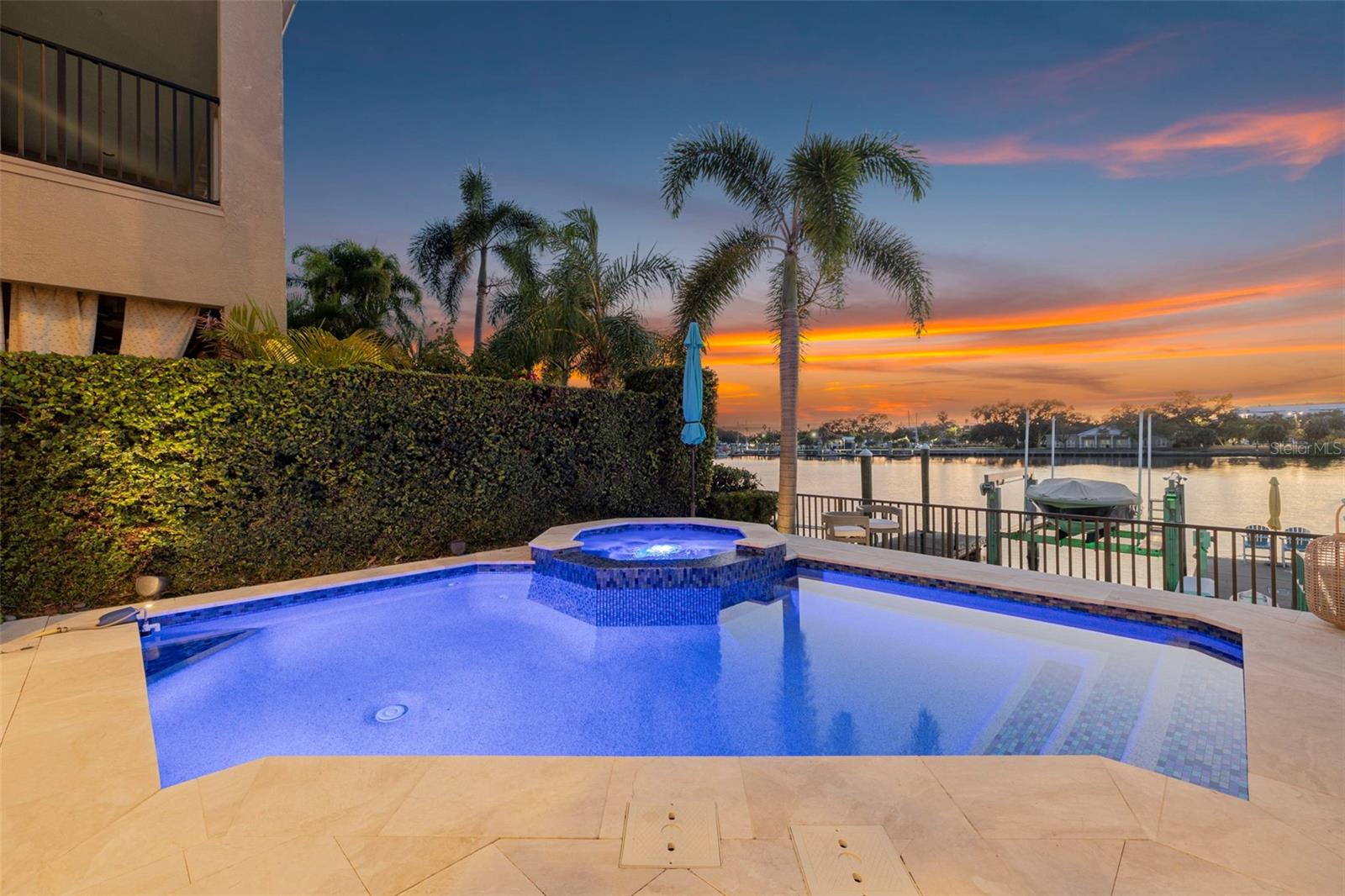 TB8453517 Property Photo