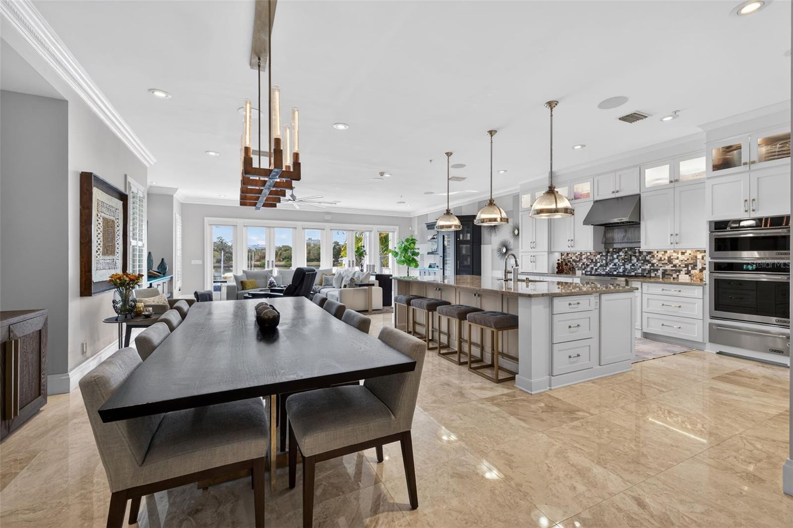 TB8453517 Property Photo