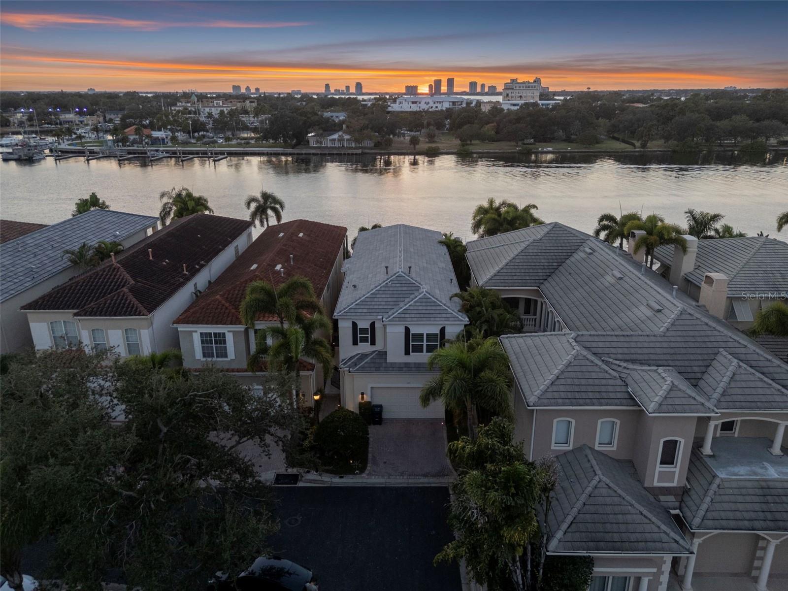 TB8453517 Property Photo