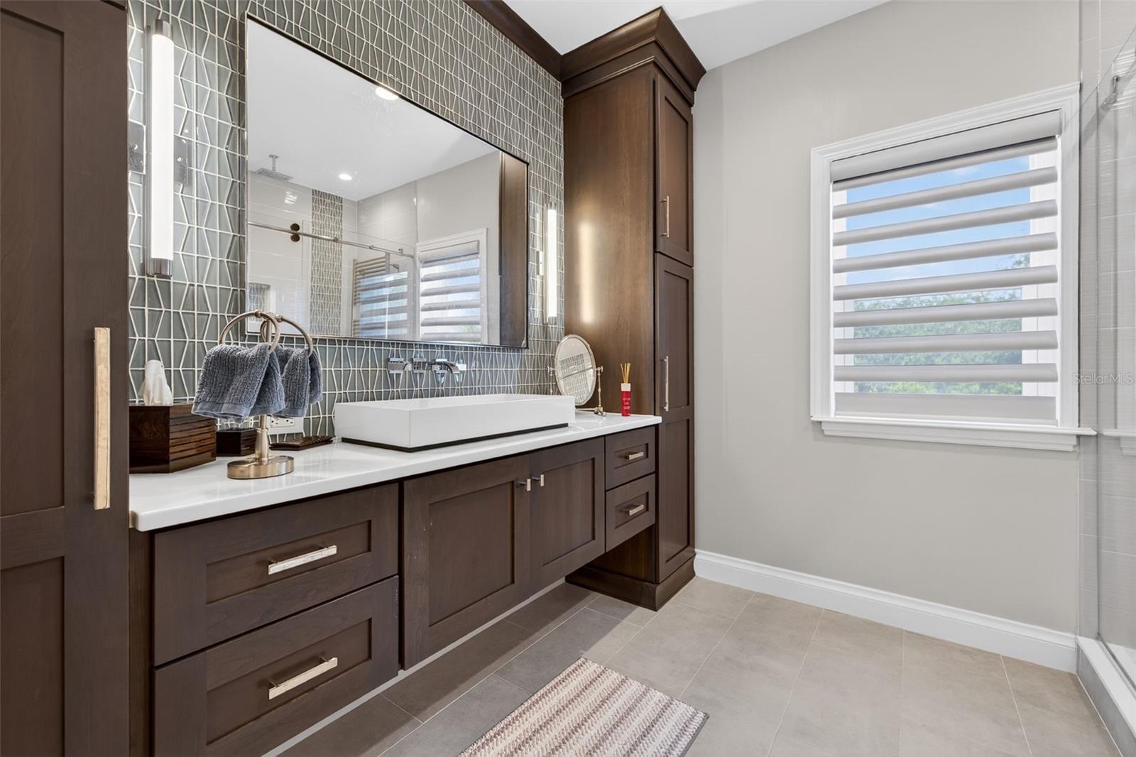 TB8453517 Property Photo