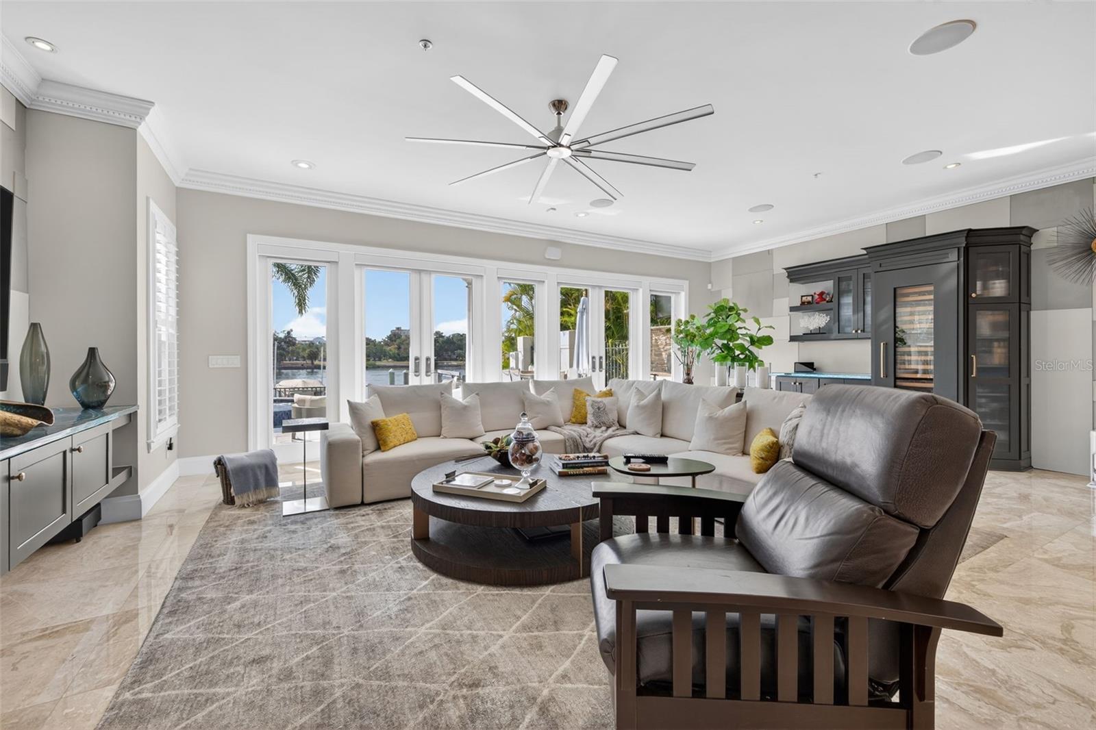 TB8453517 Property Photo